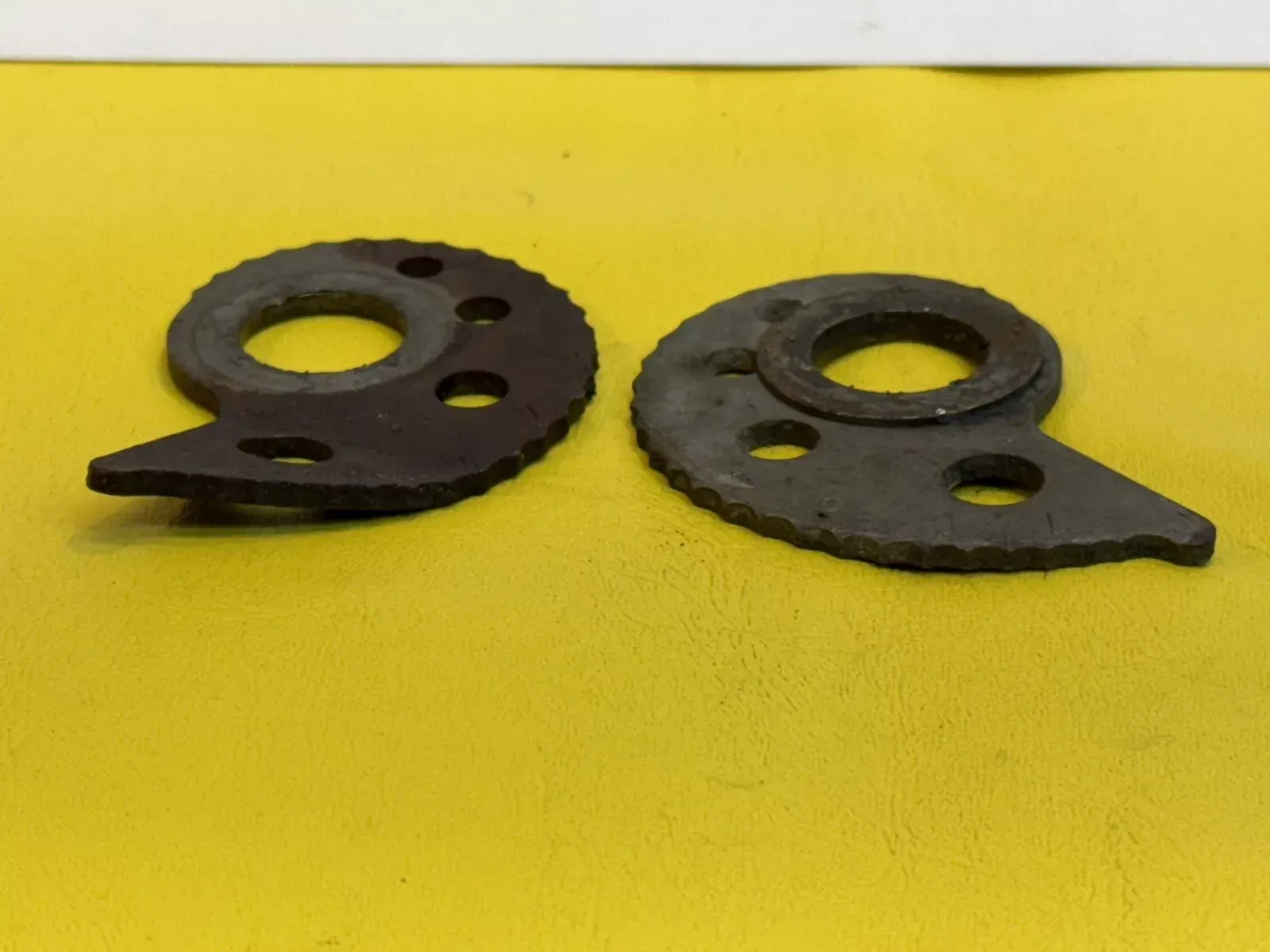 OEM 1990 SUZUKI DR350ES DR 350 DR350 REAR WHEEL AXLE CHAIN ADJUSTER Block