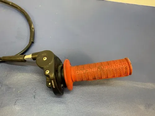 2007 Yamaha YZ125 YZ 125 Nibbi Throttle Tube Housing Cable