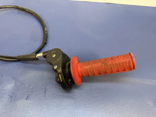 2007 Yamaha YZ125 YZ 125 Nibbi Throttle Tube Housing Cable