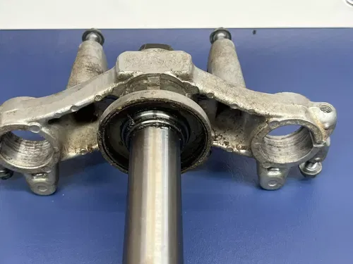 2004 Yamaha TTR125 TT-R125 Steering Stem Triple Tree