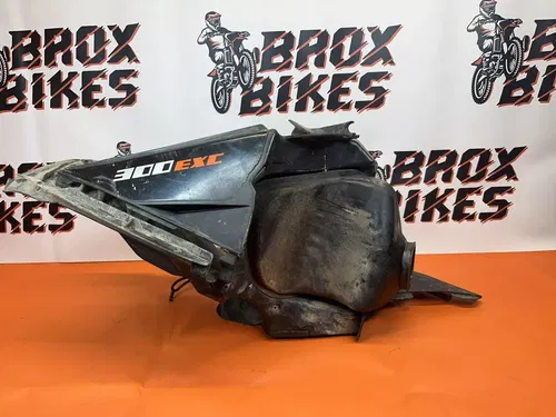 2005 KTM 300 EXC 300EXC Air Filter Box Cleaner Airbox