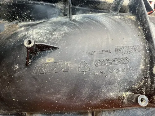 2005 KTM 300 EXC 300EXC Air Filter Box Cleaner Airbox