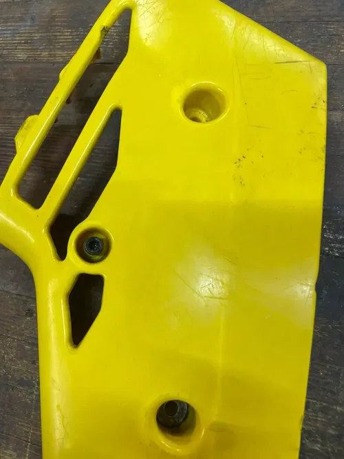 1984 Yamaha YZ125 YZ 125 Radiator Cover Shroud Right Side Plastic