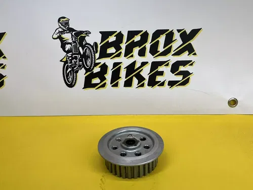 1982 Suzuki PE175 PE 175 Clutch Center Hub Boss