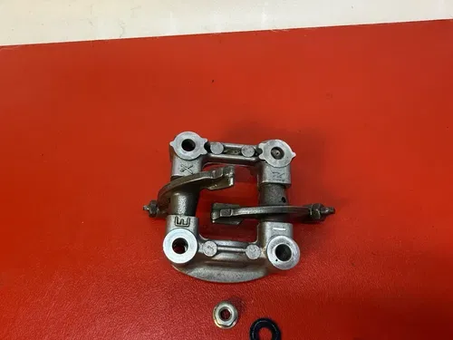 HONDA ELITE SCOOTER CH80 CH 80 Elite CYLINDER HEAD CAMSHAFT HOLDER ROCKER ARMS