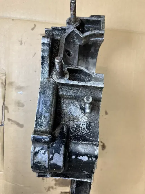 1984 Yamaha YZ125 YZ 125 Left Side Crankcase Engine Case Half