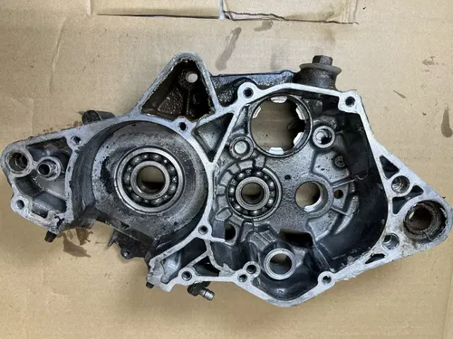 1984 Yamaha YZ125 YZ 125 Left Side Crankcase Engine Case Half