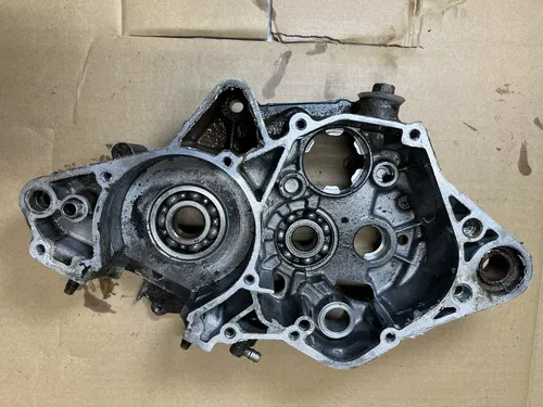1984 Yamaha YZ125 YZ 125 Left Side Crankcase Engine Case Half