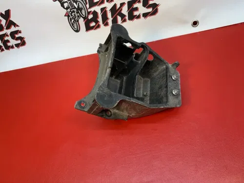 Honda 1985-2007 CH80 80 Elite Scooter Battery Box Tray Holder Base OEM *