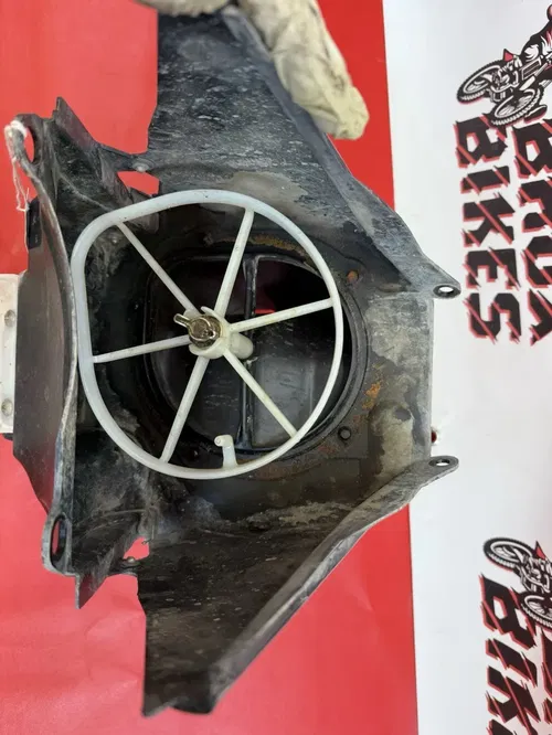 2002 Honda CR250R CR250 CR 250 250R Airbox Air Box Filter Cleaner Boot Cage
