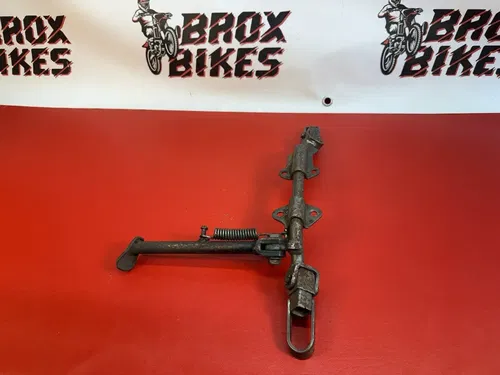 2003 Honda XR70 XR70R OEM Mount Bracket Footpegs Rests Kickstand Assembly XR 70