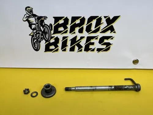 1982 Suzuki PE175 PE 175 Front Wheel Axle