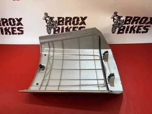 2005 Honda CH80 CH 80 Elite 85-07 Trunk Storage Lid Silver
