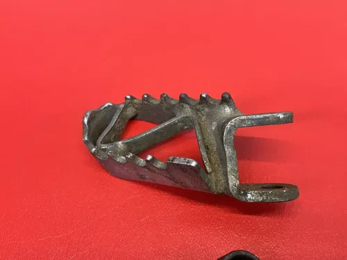 2005 Honda CR85R CR85 CR 85 85R Foot Peg Pegs Rest