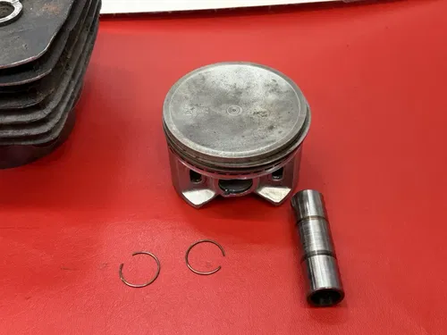 1984 Honda XL600R XL600 XL 600 600R Cylinder and Piston Wrist Pin