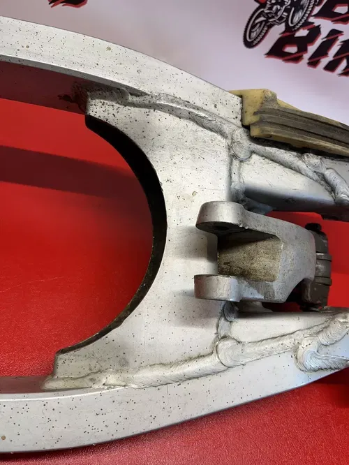 1985 Yamaha YZ250 YZ 250 Swingarm Swing Arm and Rear Suspension Linkage