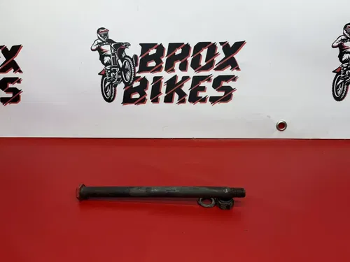 1986 Yamaha XT350 XT 350 Swingarm Pivot Shaft Bolt