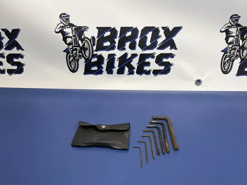2001 2002 2003 2004 2005 Yamaha FZ1 Fazer Tool Kit Pouch