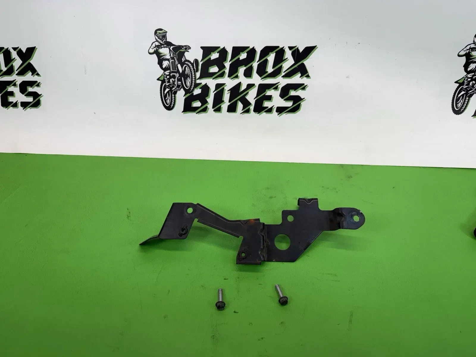 08-18 Kawasaki Klr650 E Oem Ignition Coil Mounting Bracket  21121-0029