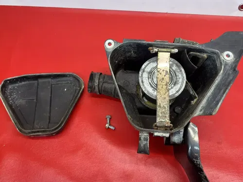 1990 Honda XR100R XR100 XR 100 Air Box Filter Intake Snorkel XR80 Mud Flap Guard