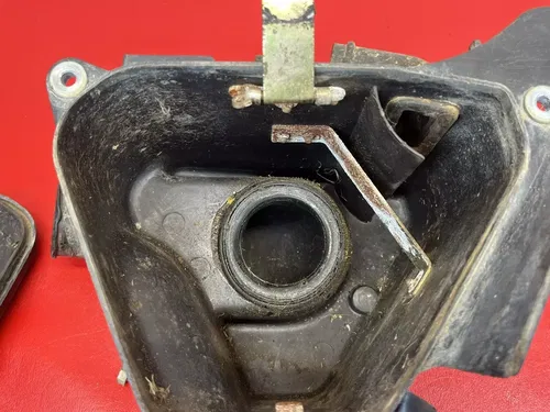 1990 Honda XR100R XR100 XR 100 Air Box Filter Intake Snorkel XR80 Mud Flap Guard