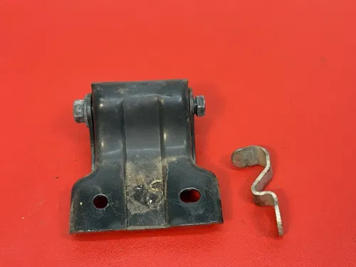 2007 Honda Elite 80 CH80 CH Seat Hinge Bracket 85-07
