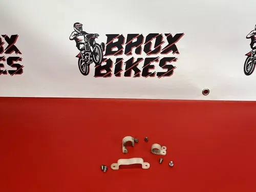 2005 Honda CRF450R CRF450 CRF 450 450R Swingarm Brake Hose Guide Guides