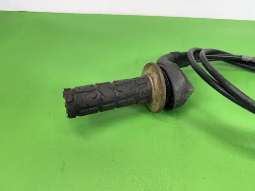 2011 KAWASAKI KX250F KX 250F OEM THROTTLE CABLE TUBE 04-18