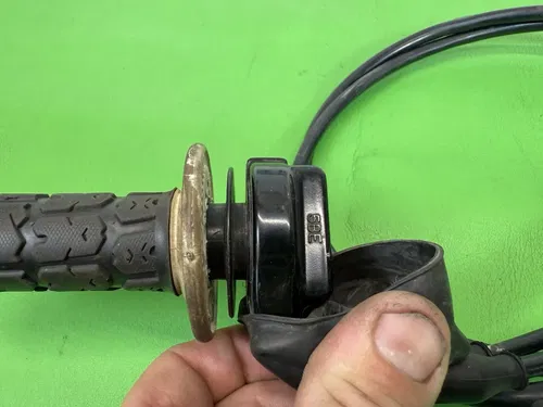 2011 KAWASAKI KX250F KX 250F OEM THROTTLE CABLE TUBE 04-18