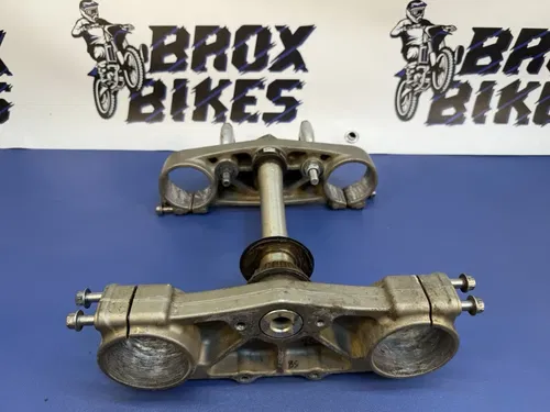 2007 Yamaha YZ125 YZ 125 Triple Tree Steering Stem Clamp