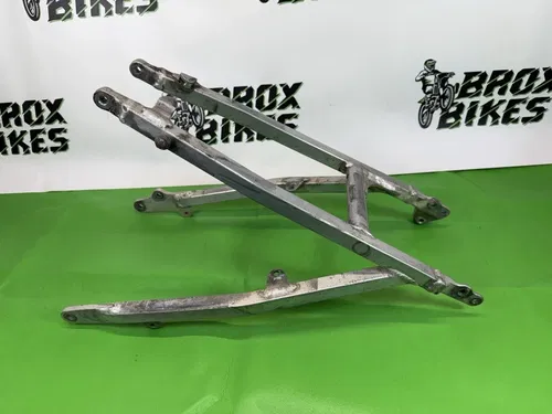 2011 10-11 KX250F KX 250F OEM Subframe Rear Chassis Seat Rail Support Bracket
