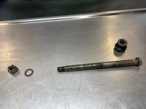 1989 Yamaha XT350 XT 350 Front wheel axle and spacer