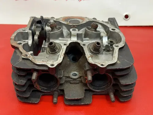 1984 84 HONDA XL600R XL 600R XL 600 ENGINE CYLINDER HEAD