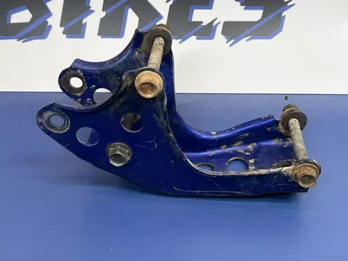 2004 Yamaha TTR125 TT-R125 Front Frame Engine Stay