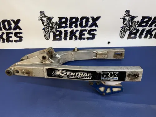2007 02-18 Yamaha YZ85 YZ 85 / OEM Nice SWINGARM SWING ARM