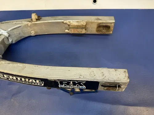 2007 02-18 Yamaha YZ85 YZ 85 / OEM Nice SWINGARM SWING ARM