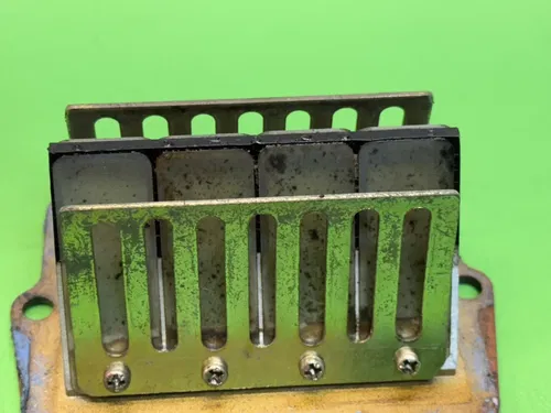 1986 Kawasaki KX250 KX 250 Reed Block Cage Valve Reeds