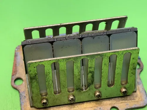 1986 Kawasaki KX250 KX 250 Reed Block Cage Valve Reeds