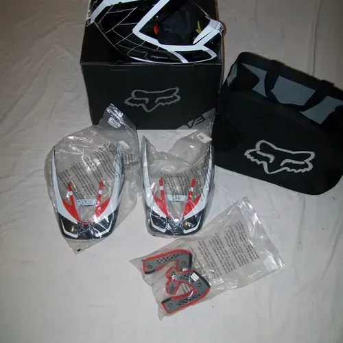 Fox v3 outlet cheek pads