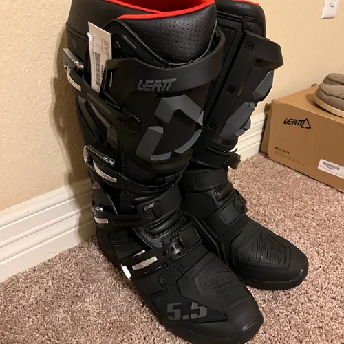 Never Worn Leatt 5.5 Flex lock Boots Size 11