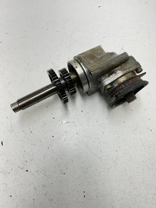 88 1988 Honda Fourtrax 300 TRX300FW 4x4 OEM Output Shaft Drive Bevel Gear Elbow