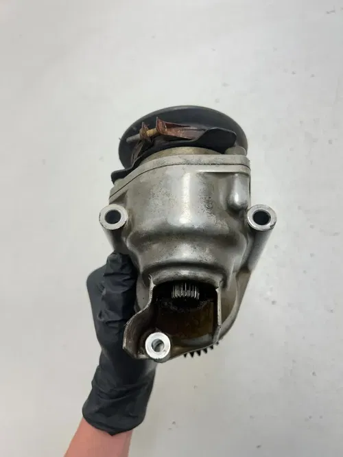 88 1988 Honda Fourtrax 300 TRX300FW 4x4 OEM Output Shaft Drive Bevel Gear Elbow