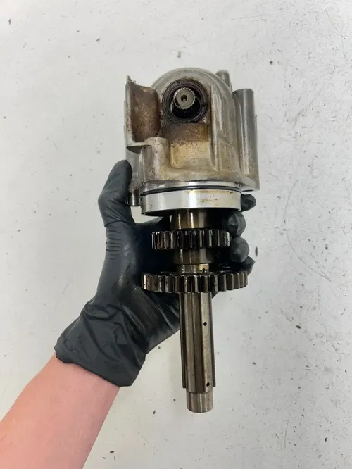 88 1988 Honda Fourtrax 300 TRX300FW 4x4 OEM Output Shaft Drive Bevel Gear Elbow