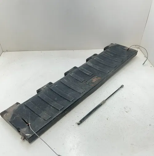02 2002 Polaris Ranger 500 4x4 OEM GOOD! Tailgate Tail Gate Complete Hydraulic
