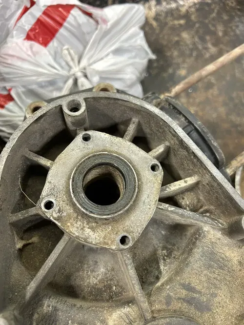 1984 84 Husqvarna Wr400 WR 400 OEM Crank Seal Plate Mount Cap Cover