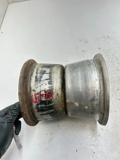 1983 83 Yamaha Tri-Moto 125 YT125 K STRAIGHT Front Wheel Rim  9 X 8.5.