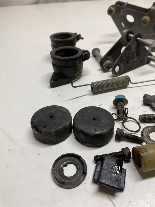 1993 93 Yamaha XT350B xt 350 LOT Bolts Hardware Boot Line Spring Engine Mount