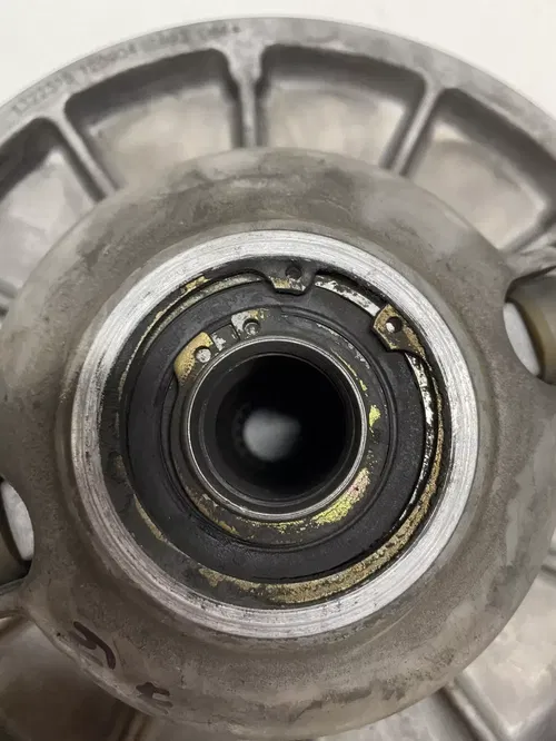 2005 05 Polaris Sportsman 800 Twin DAMAGED Secondary Clutch Driven