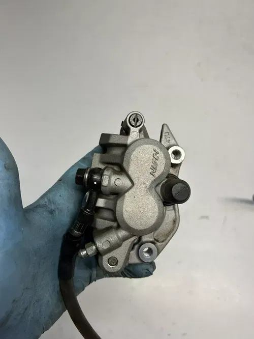 2005 05 Honda CRF450R crf 450r GOOD! Front Brake Caliper Master Line BREAKAWAY