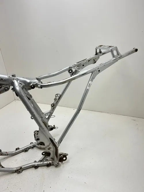 2002 02 Honda Xr200r xr 200 r  Main Frame Body Assembly Chassis BOS! READ